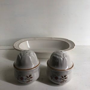 The Covington Wear Serving dish/s&p shaker